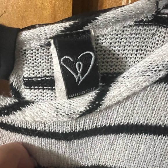 Windsor top - Picture 3 of 3